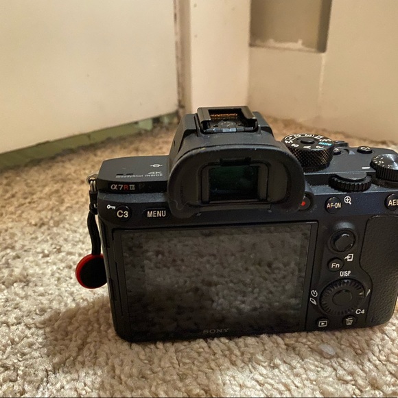 Sony A7R III Camera and lenses - Picture 2 of 5
